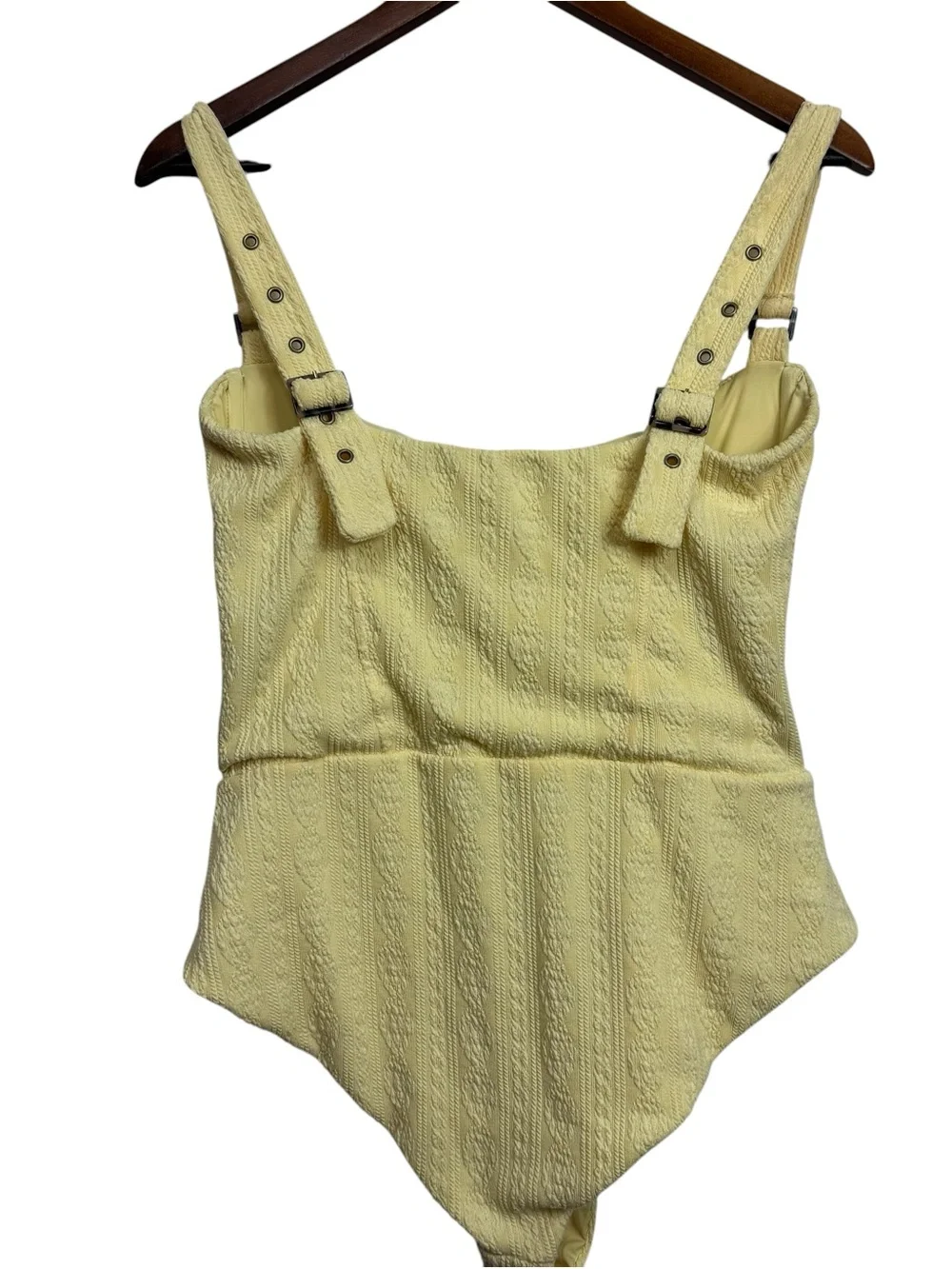 Revel Rey soft yellow